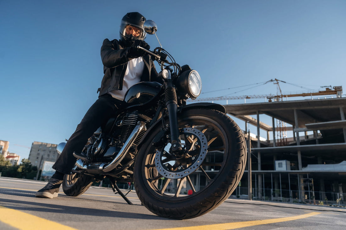 Nueva normativa DGT para motoristas: cambios, equipamiento obligatorio y multas