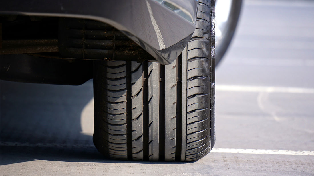¿Cuál es la presión correcta para los neumáticos de mi coche?